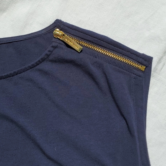 Top - Picture 3 of 3